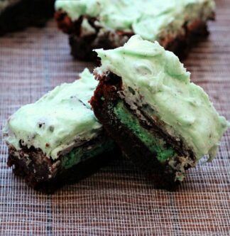 Mint-Oreo-Stuffed-Brownies-with-Mint-Oreo-Frosting