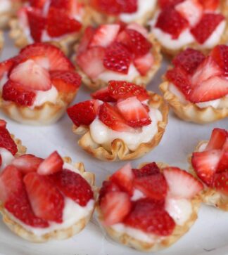 Amazing Strawberry Cheesecake Puff pastry tart
