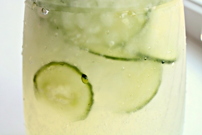 Sparkling-Cucumber-Limeade-Party-Drink