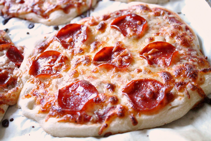 Easy-Pizzeria-Style-Pizza-Sauce