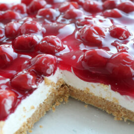 No-Bake Cherry Cheesecake {9x13 size} - Real Life Dinner