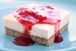 Easy-Cheesecake-Squares-with-berry-Sauce-1