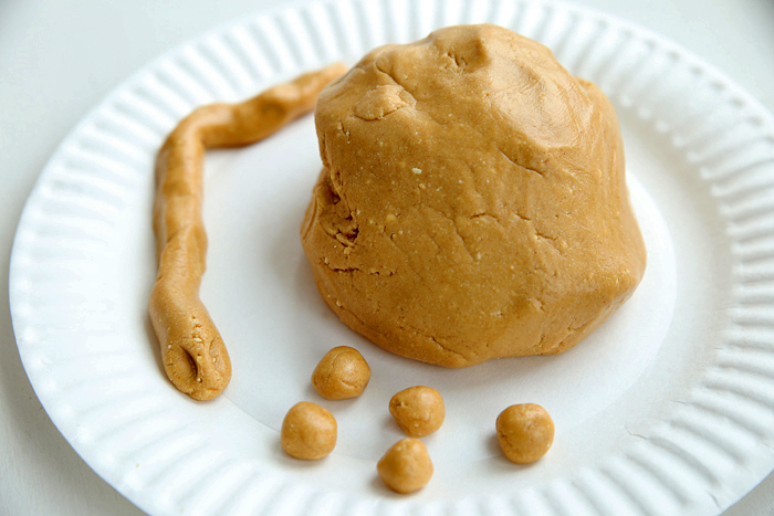 Peanut-Butter-Playdough