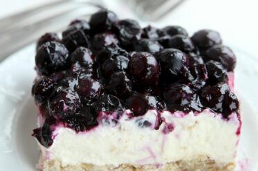 Magnolia-Bakery's-Blueberry-Jamboree-