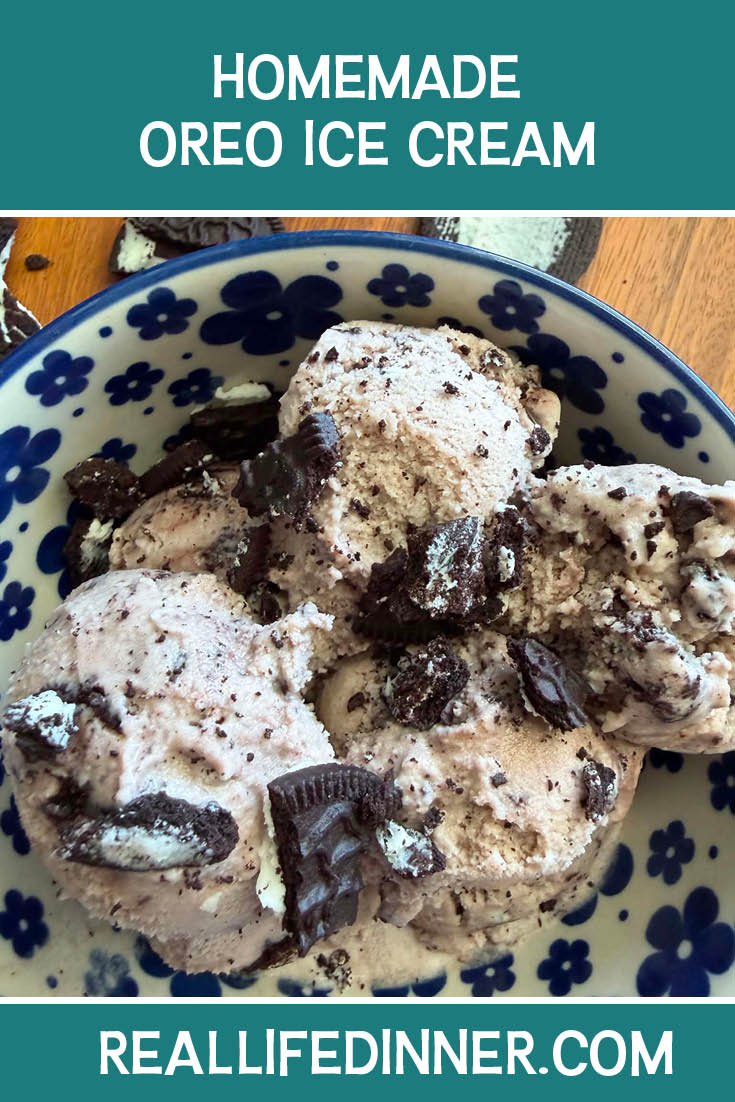Pinterest picture of Homemade Oreo Ice Cream with the text of the title at the top.